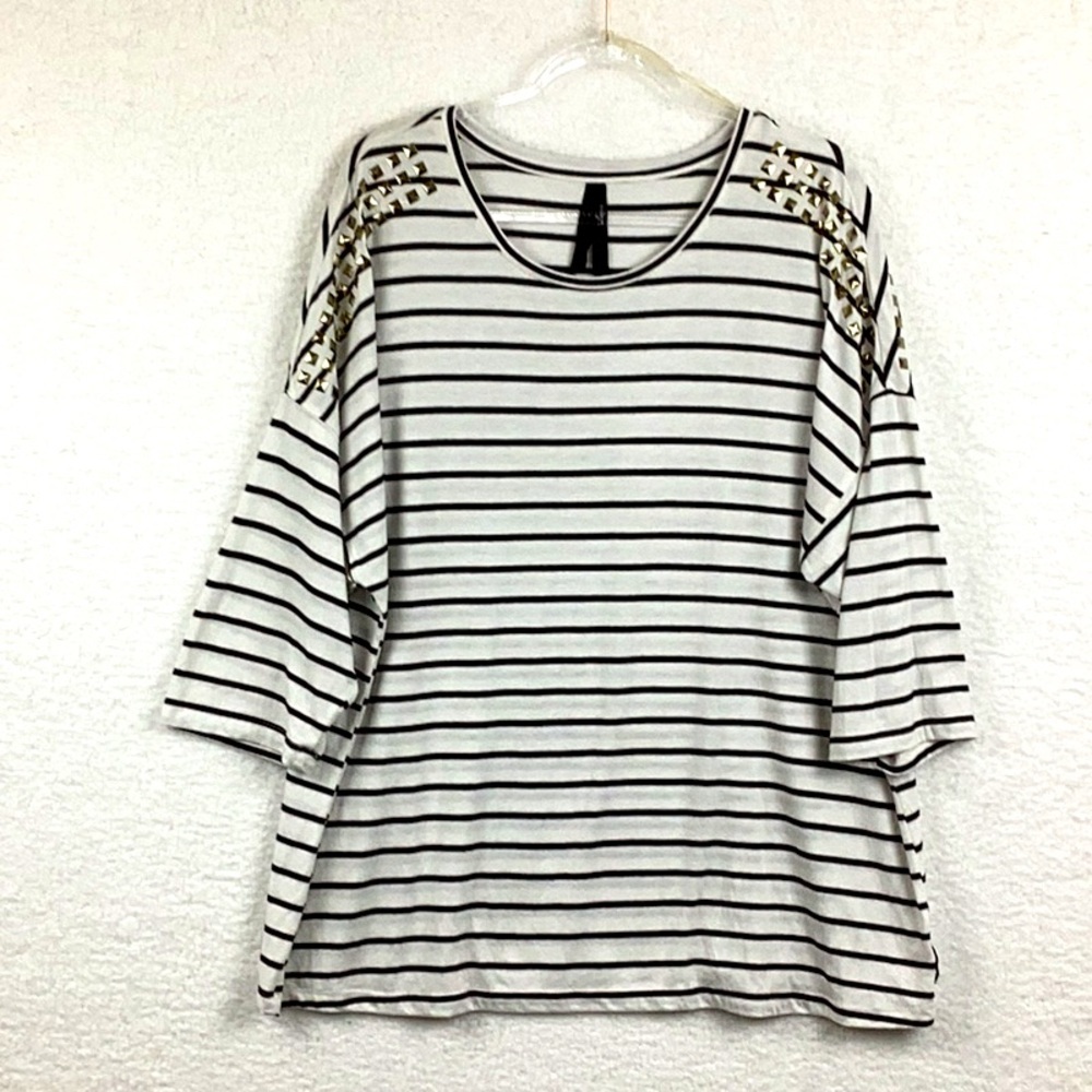 Seven 7 Luxe Women’s 2X Pullover Top.